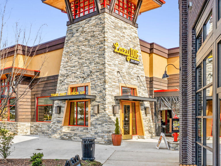 Lazy Dog restaurant